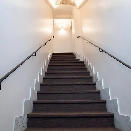 Kame Hall Nocleg ze śniadaniem